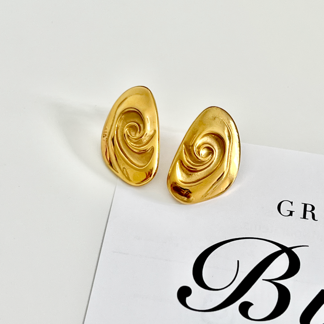 Sirena shell studs