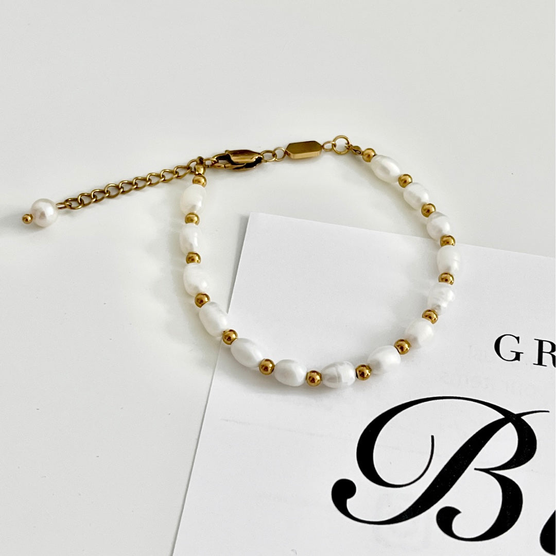 Nixie pearl bracelet